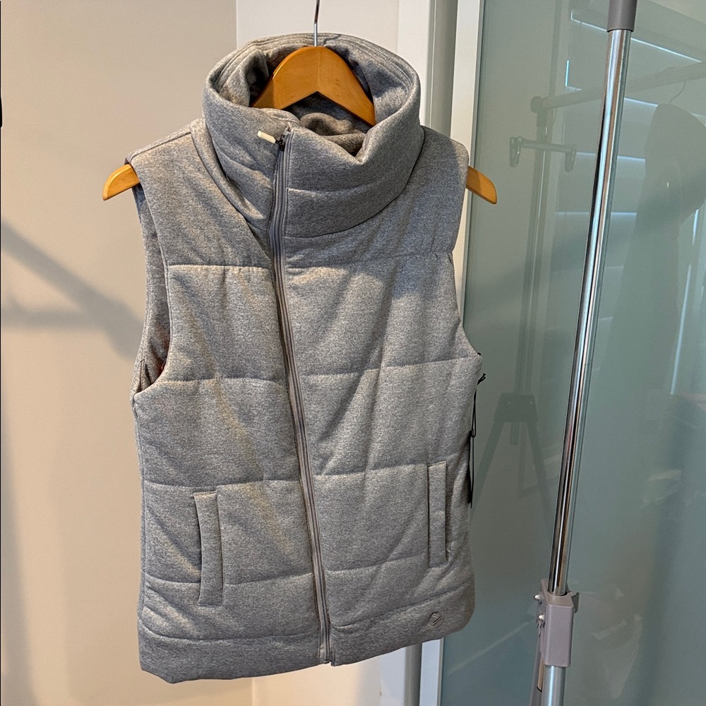 Savvi Quilted Puffer Vest with Funnel Neck – Gray / Orange – Size M (NWT)